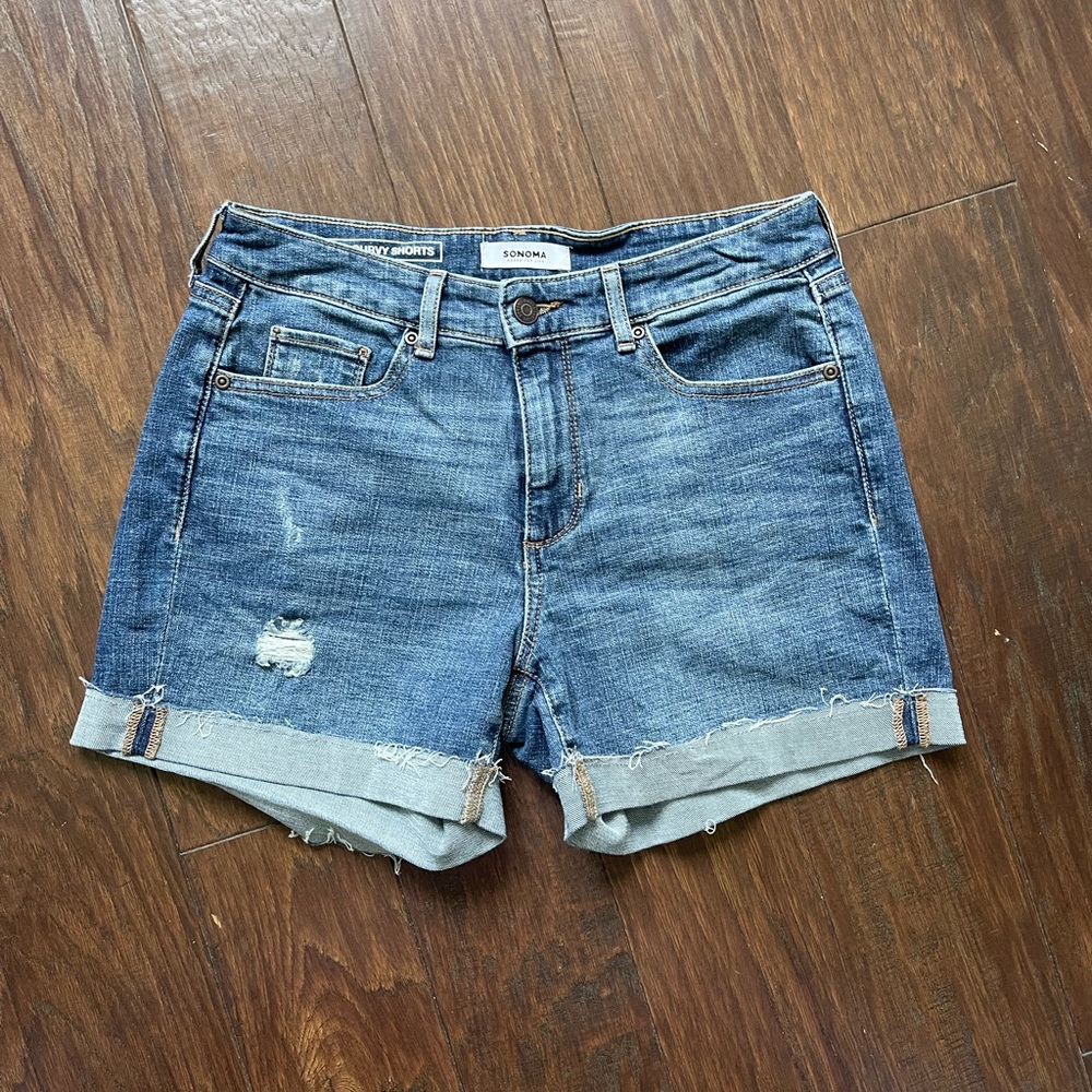 Women’s size 6 Sonoma jean shorts